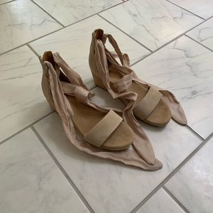 Beige Ugg espadrilles.